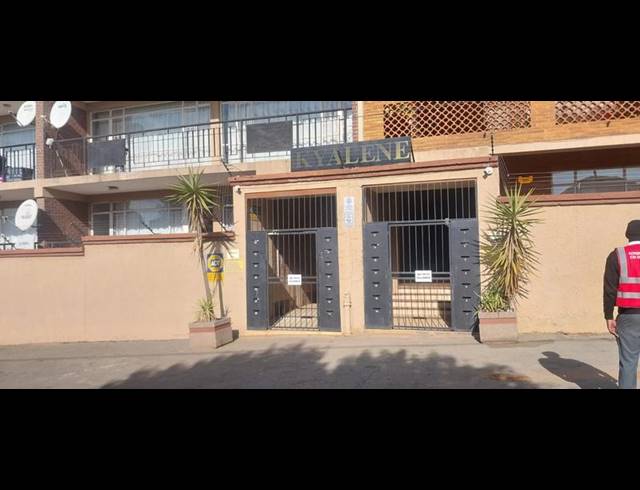 1 BEDROOM APARTMENT FOR SALE IN PRIMROSE